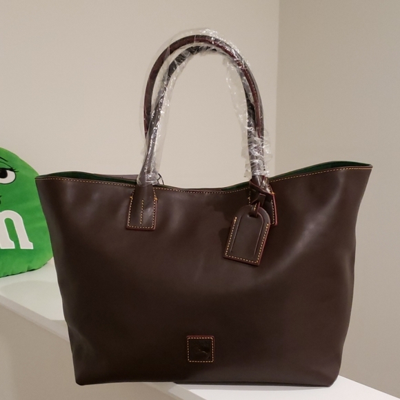 Dooney & Bourke Handbags - NWT Dooney & Bourke Florentine Medium Russel Bag